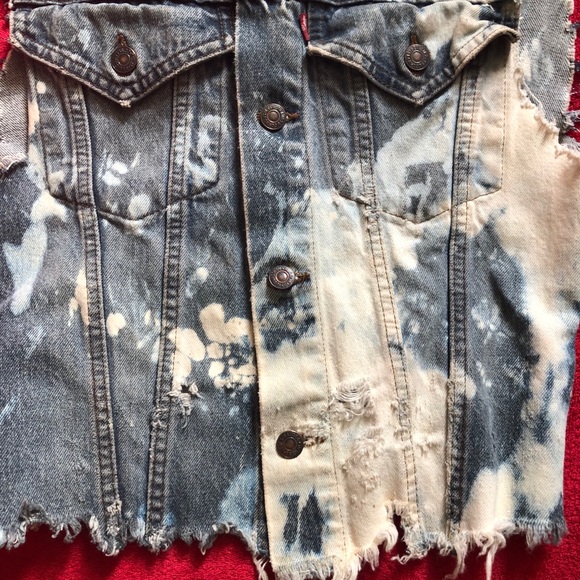 Vintage Levi’s distressed vest - Picture 8 of 9